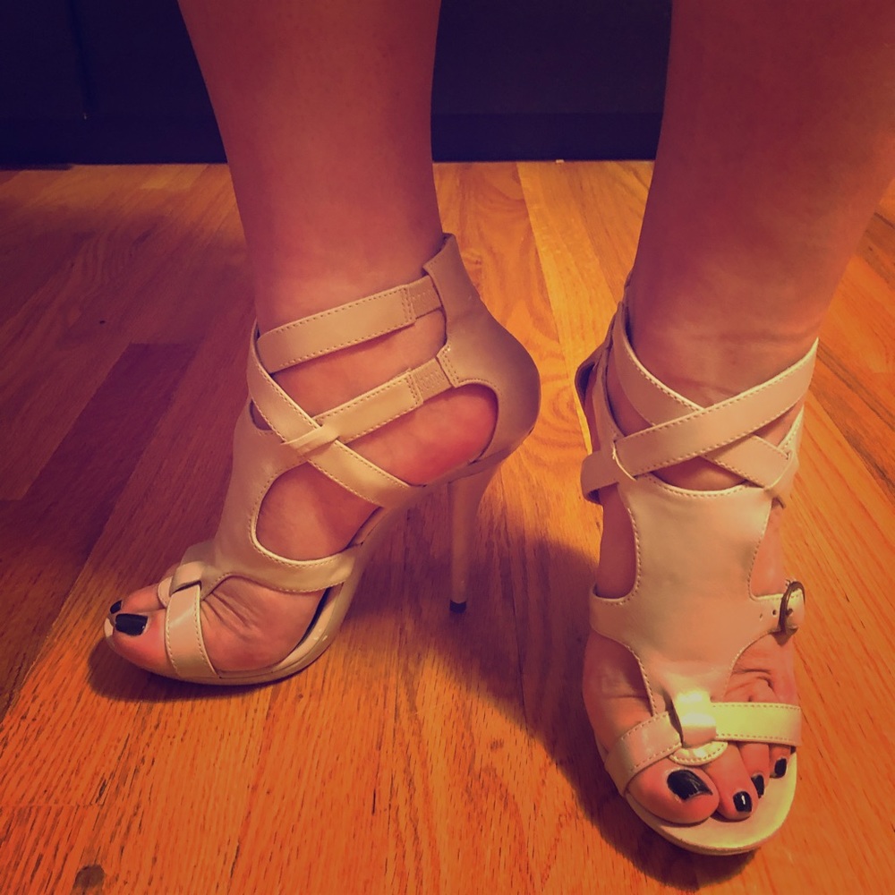 Sexy strappy heels ✨